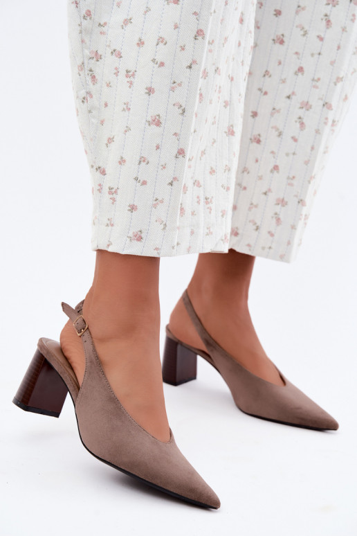 Zapatos de tacón con talón abierto en color arcilla Sorenia