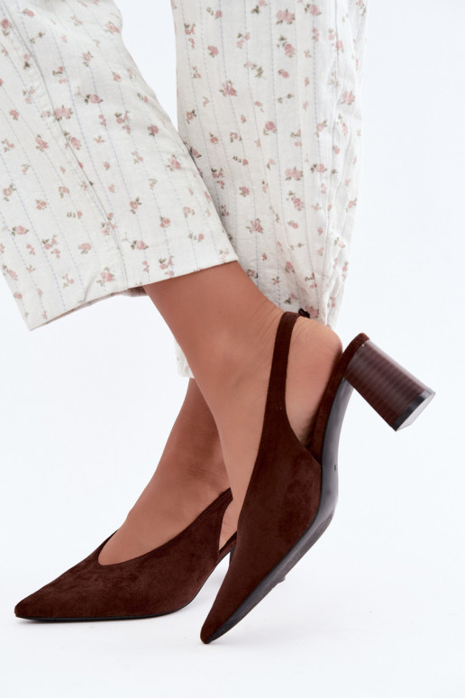 Zapatos de tacón con talón abierto en color chocolate Sorenia