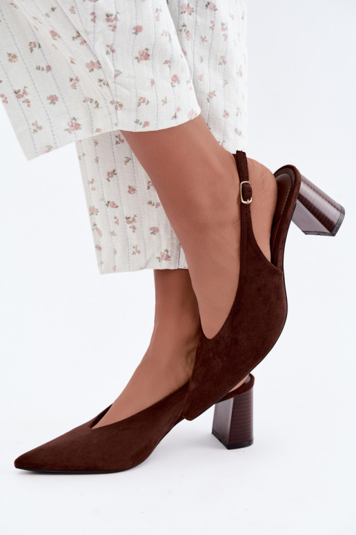 Zapatos de tacón con talón abierto en color chocolate Sorenia