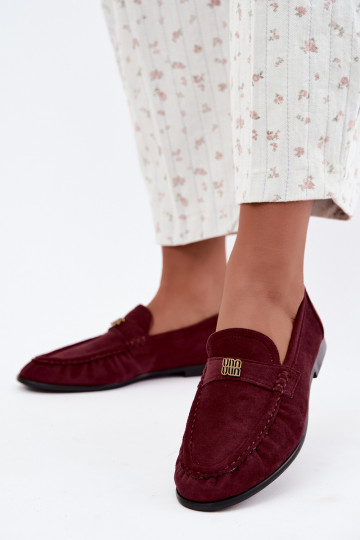 Mocasines para mujer con volantes y detalles decorativos en color burdeos Kairo 2