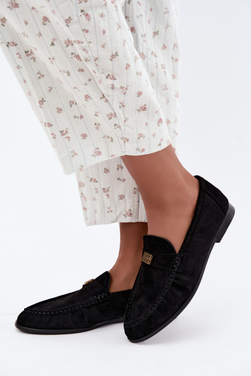 Mocasines para mujer con volantes y detalles decorativos en color negro Kairo