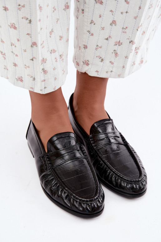 Mocasines lacados para mujer con volantes en color negro Dulcy