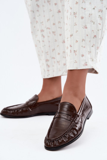 Mocasines lacados para mujer con volantes en color marrón Dulcy 2