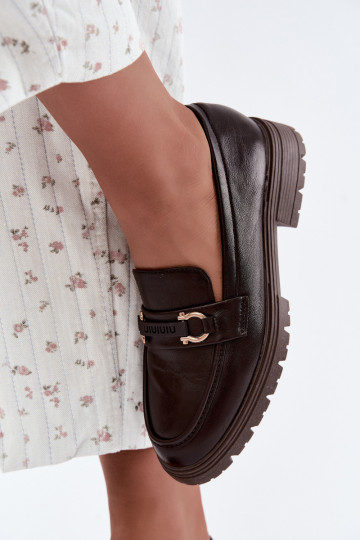 Mocasines para mujer con detalles elegantes en color chocolate Brika