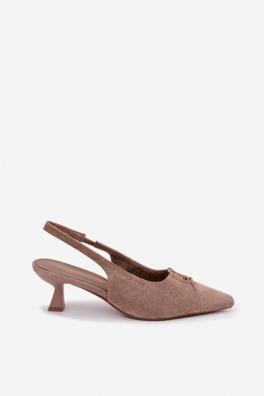 Sandalias de tacón con talón abierto y detalles decorativos en color arena Gilly
