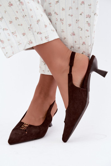 Sandalias de tacón con talón abierto y detalles decorativos en color chocolate Gilly