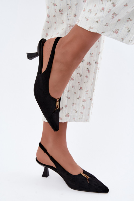 Sandalias de tacón con talón abierto y detalles decorativos en color negro Gilly
