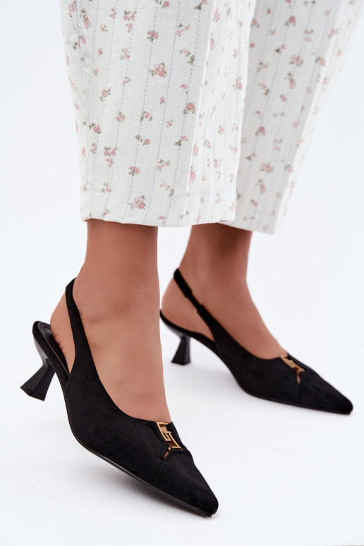 Sandalias de tacón con talón abierto y detalles decorativos en color negro Gilly
