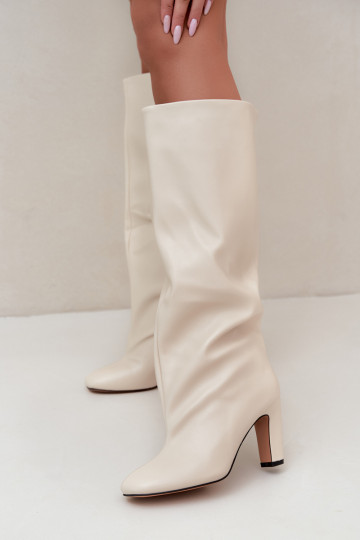 botas altas sin cordones con tacones en color marfil Falina 2