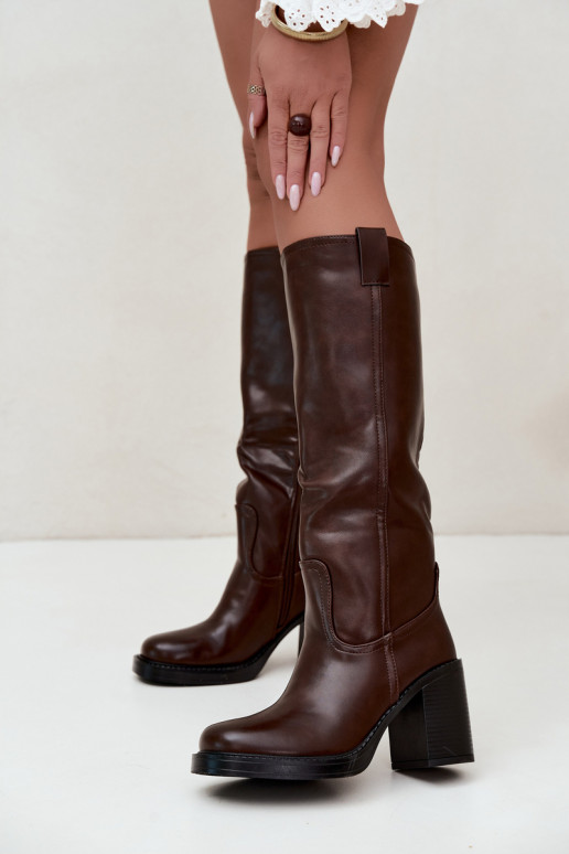 botas altas de mujer acolchadas con tacones en color chocolate Feresa