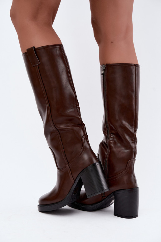 botas altas de mujer acolchadas con tacones en color chocolate Feresa
