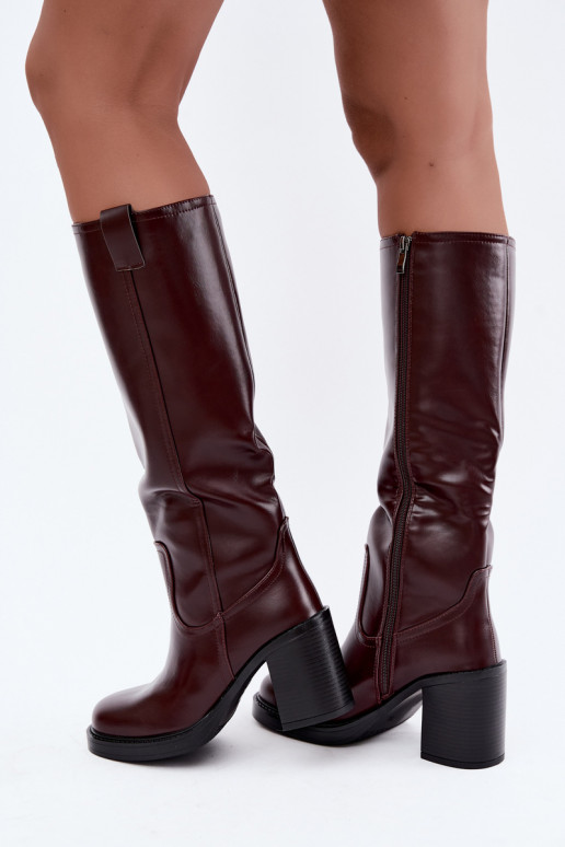 botas altas de mujer acolchadas con tacones en color burdeos Feresa