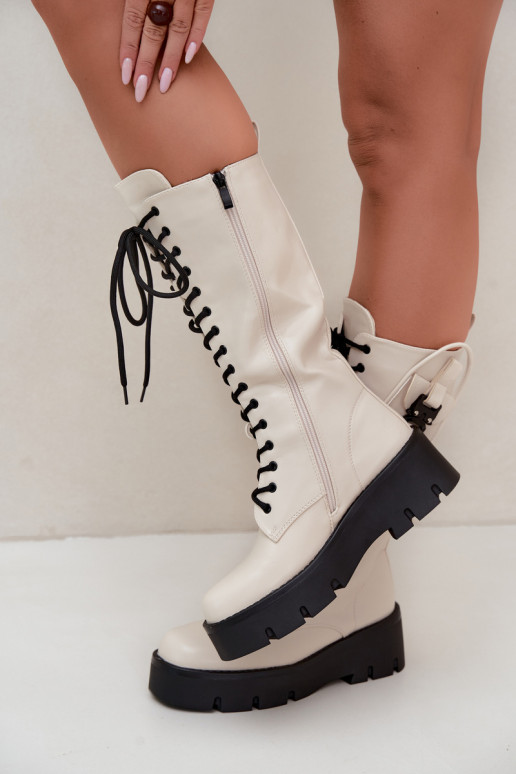 botas altas de mujer acolchadas con cordones y plataforma en color arena Galvia