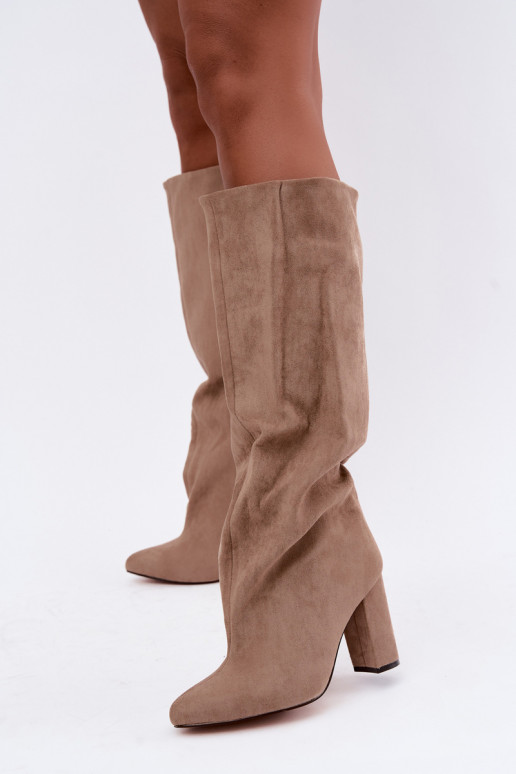 botas altas sin cordones con tacones en color arena Emeline