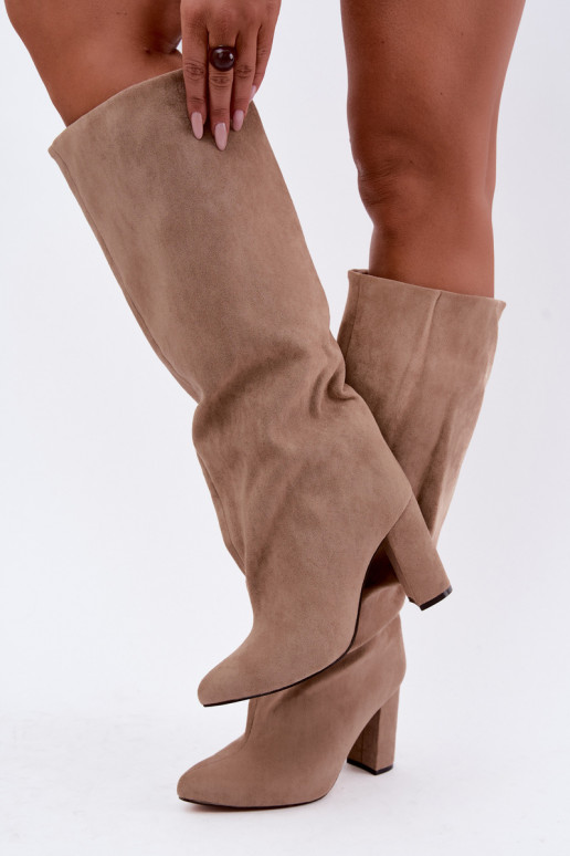 botas altas sin cordones con tacones en color arena Emeline