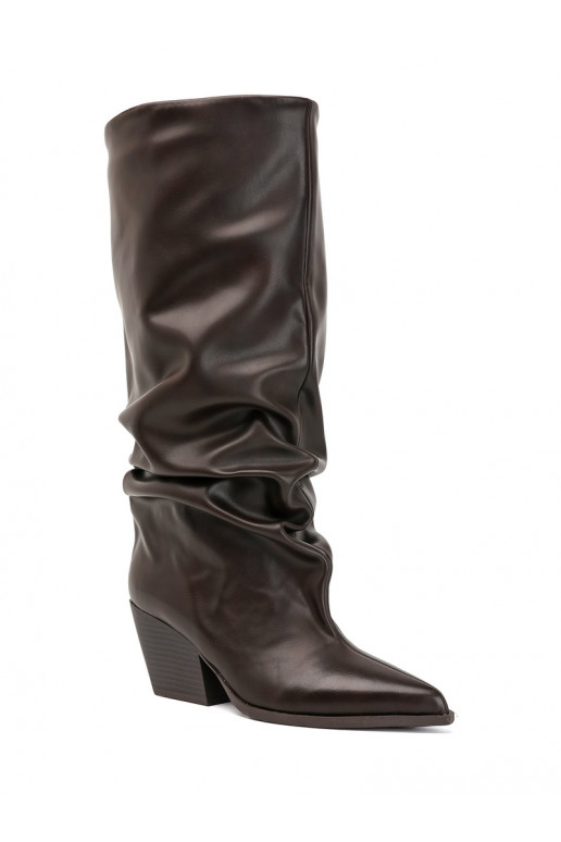 Botas altas para mujer con parte superior curva y tacones en color chocolate Durela