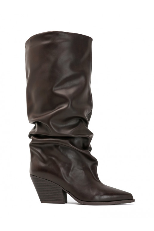 Botas altas para mujer con parte superior curva y tacones en color chocolate Durela