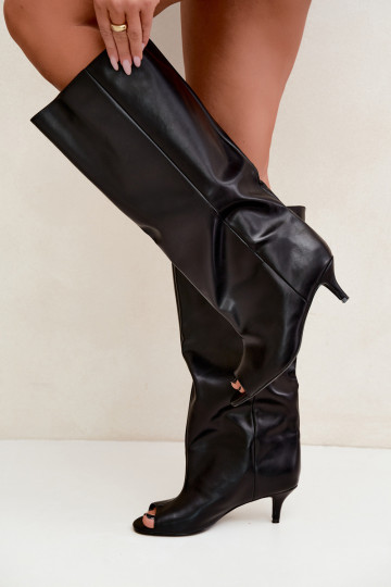 Botas altas con punta abierta en tacón fino de cuero sintético negro Velise