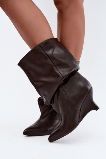 Botines slouchy con plataforma en chocolate Ilyna 2