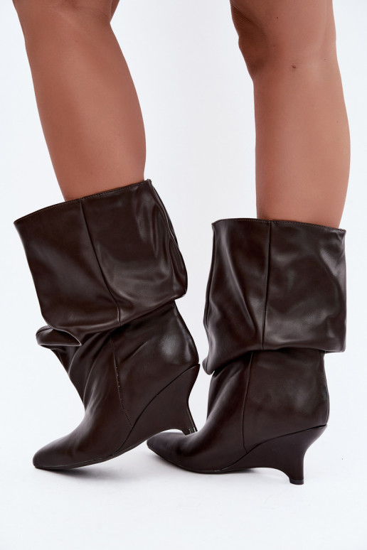 Botines slouchy con plataforma en chocolate Ilyna