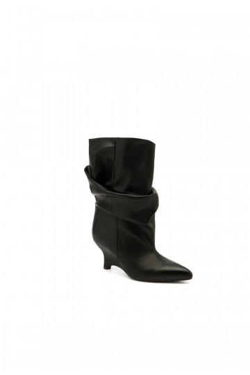 Botines slouchy con plataforma en negro Ilyna