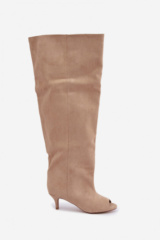 Botas altas con caña alta y punta abierta en color arena Henya