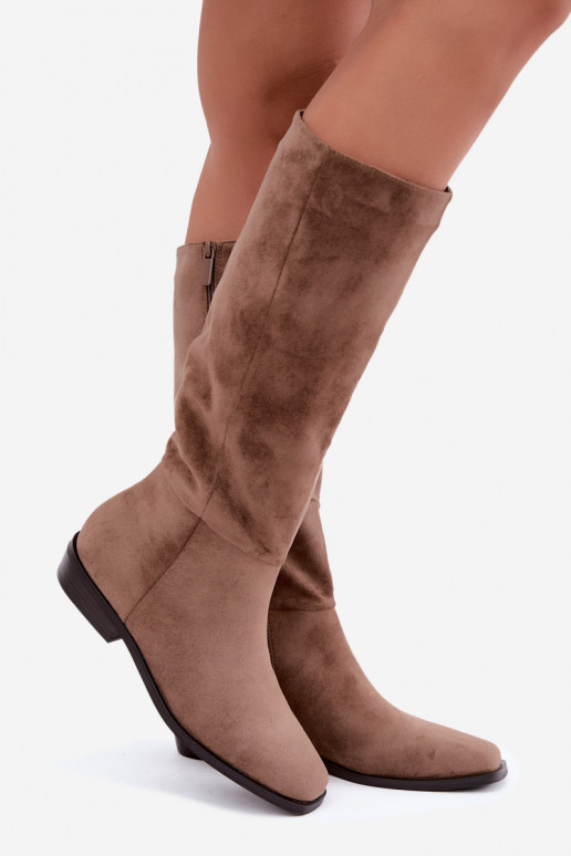 Botas altas para mujer con tacón bajo en color arena Feretta