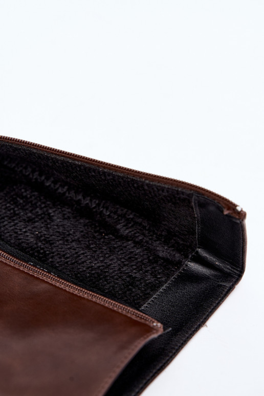 Botas altas de mujer aisladas con hebillas en marrón Glena