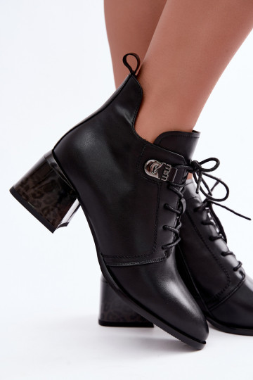 Botines de cuero aislados para mujer Klocke, negros Pirelia