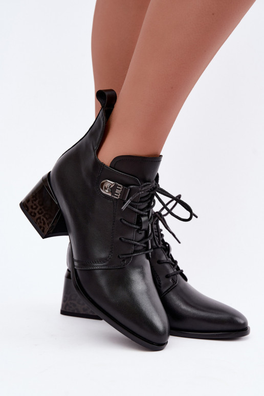 Botines de cuero aislados para mujer Klocke, negros Pirelia