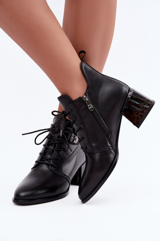 Botines de cuero aislados para mujer Klocke, negros Pirelia