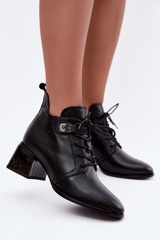 Botines de cuero aislados para mujer Klocke, negros Pirelia