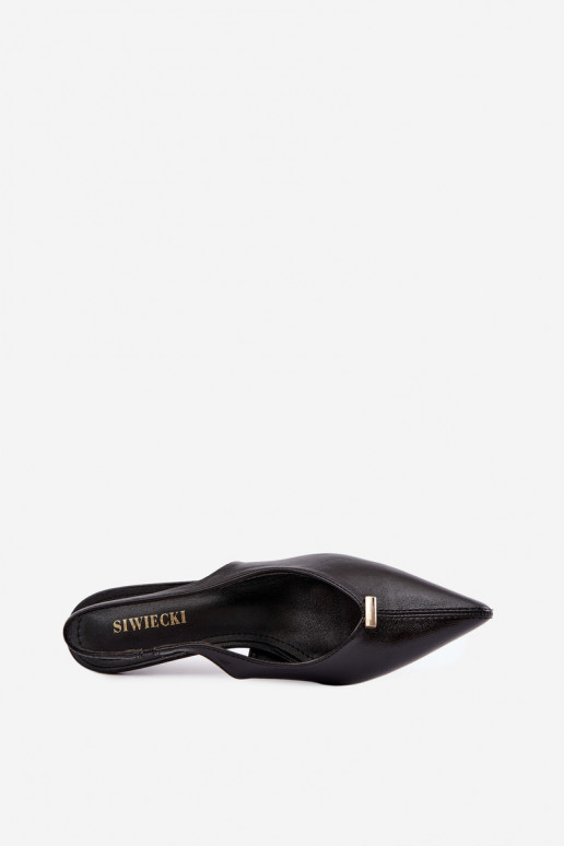 Zapatos de tacón altos negros Inessae con detalles decorativos