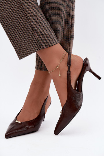 Zapatos de tacón altos color chocolate Inessae con detalles decorativos 2