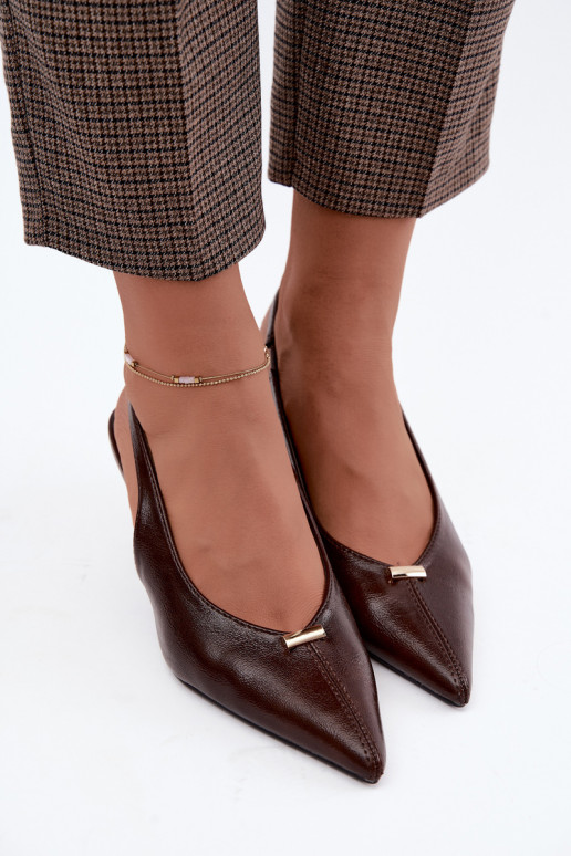 Zapatos de tacón altos color chocolate Inessae con detalles decorativos
