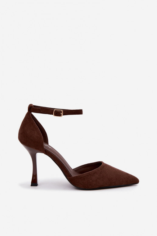 Zapatos de ante sintético con correas en color chocolate Ladessa