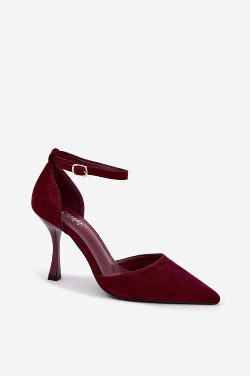 Zapatos de ante sintético con correas en color burdeos Ladessa