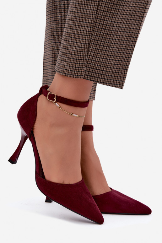 Zapatos de ante sintético con correas en color burdeos Ladessa