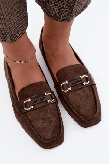 Mocasines con elementos decorativos en color marrón Evelora 2