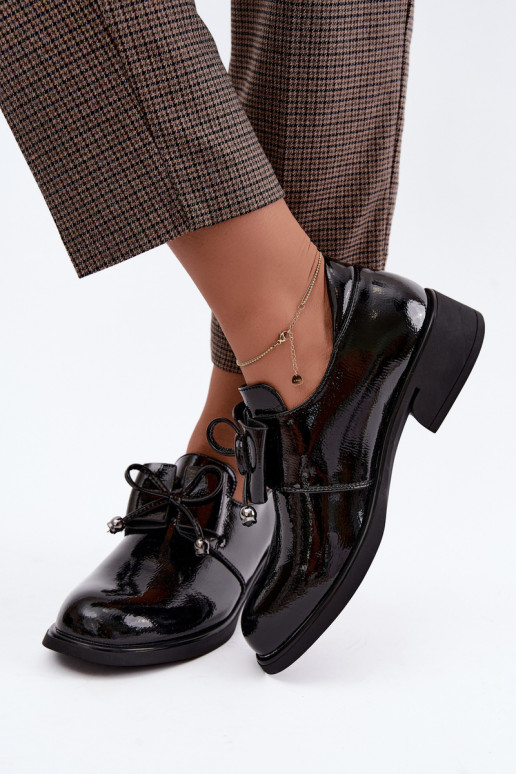 Zapatos de cuero sintético lacados con lazos T.Sokolski AN J26-190 en color negro