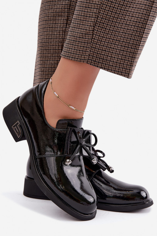 Zapatos de cuero sintético lacados con lazos T.Sokolski AN J26-190 en color negro