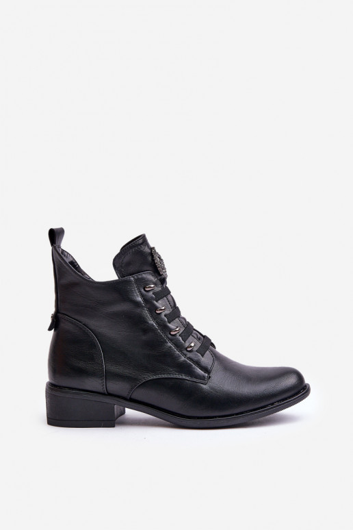 Botines bajos cálidos con adornos en negro Nevalia