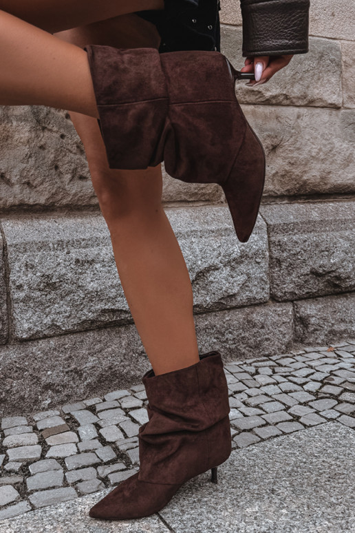 Botines sin cordones con tacones de ante sintético Loralia