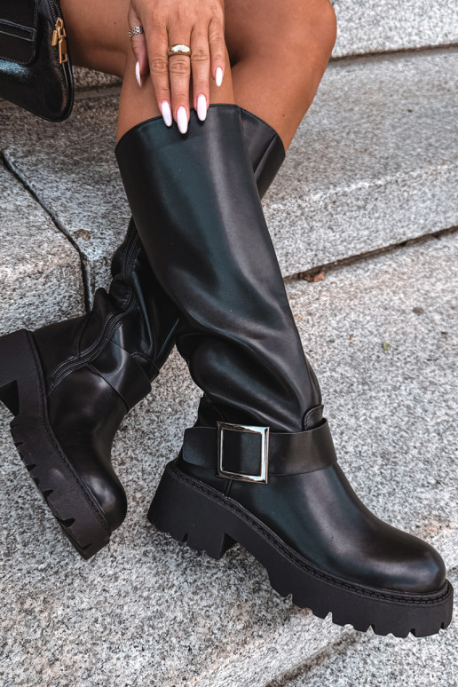 Botas altas de mujer aisladas con hebillas en negro Glena
