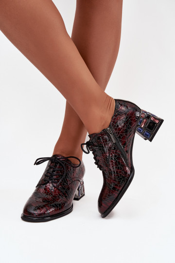 Mocasines de mujer de charol con tacón y detalles brillantes en burdeos Artiker 57C0073 2