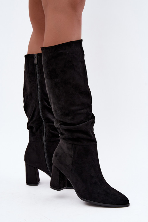 Botas de mujer aisladas hasta la rodilla con tacón en negro Raleya