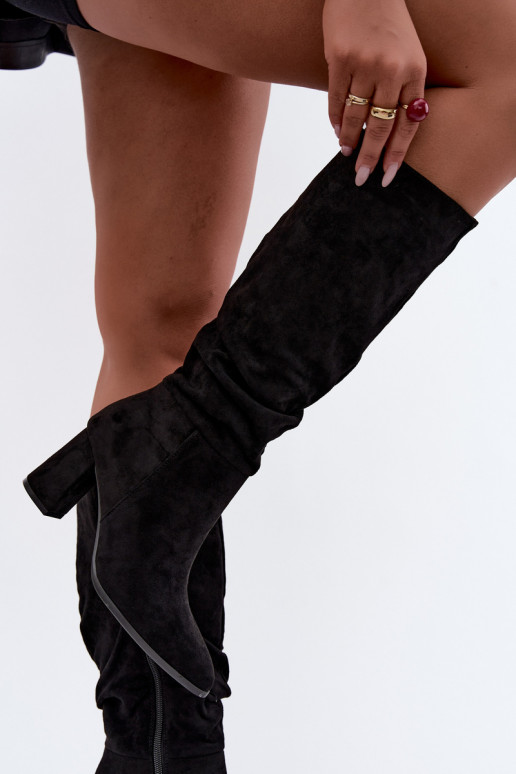 Botas de mujer aisladas hasta la rodilla con tacón en negro Raleya