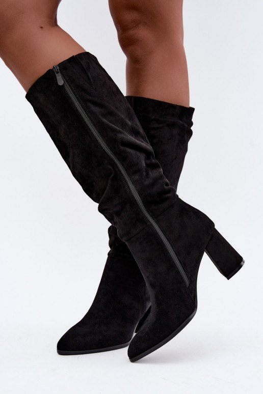 Botas de mujer aisladas hasta la rodilla con tacón en negro Raleya