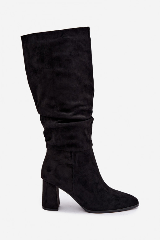 Botas de mujer aisladas hasta la rodilla con tacón en negro Raleya