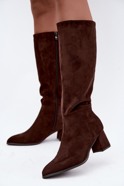 Botas de mujer aisladas hasta la rodilla con tacón en chocolate Raleya